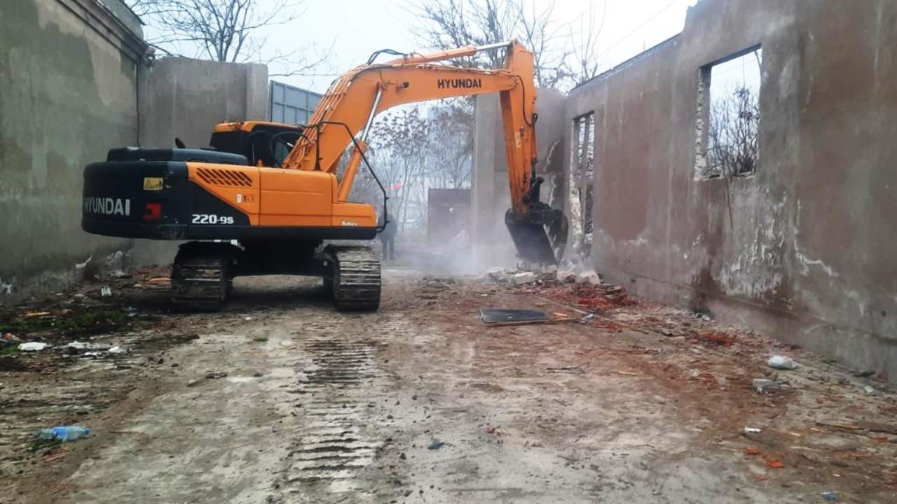 Xətai rayonunda söküntü işləri